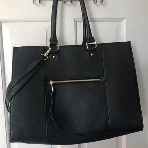 Large black tote, perfect for travel or work!